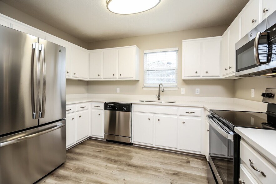 Building Photo - 2116 Candlebrook Ct