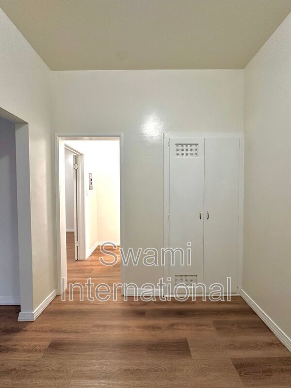 Building Photo - 1665 W 182nd St