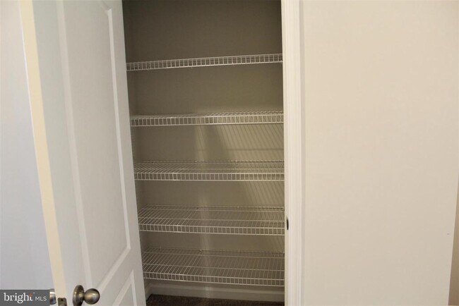Building Photo - 6050 Krantz Dr