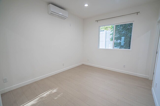 Building Photo - Stunning 3-Bedroom Single-Story ADU in Granada Hills!