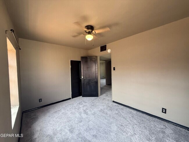 Building Photo - 3501 Taylor Ave