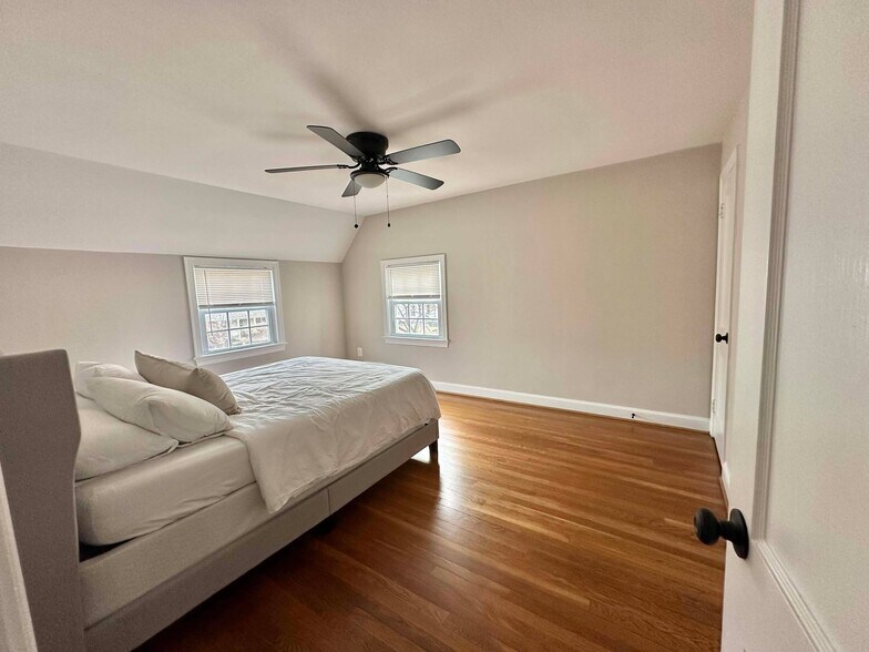 Building Photo - 1228 N Stuart St