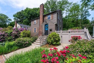 Building Photo - 31 Braeburn Rd