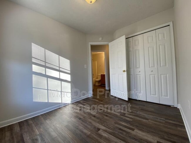 Building Photo - 9609 Coventry Creek Dr