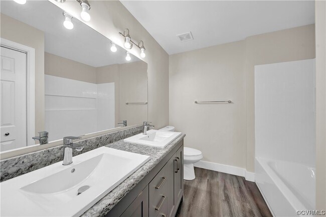 Building Photo - 15401 Adelay Ct
