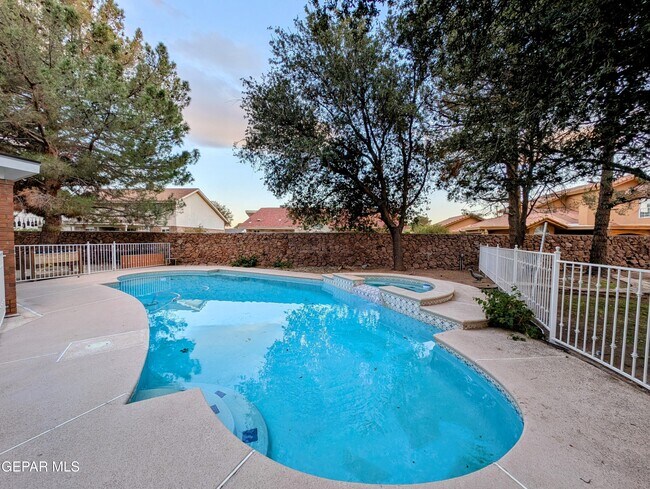 Building Photo - 11820 Pueblo Seguro Way