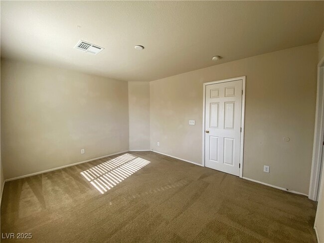 Building Photo - 3646 Surfboard Ct