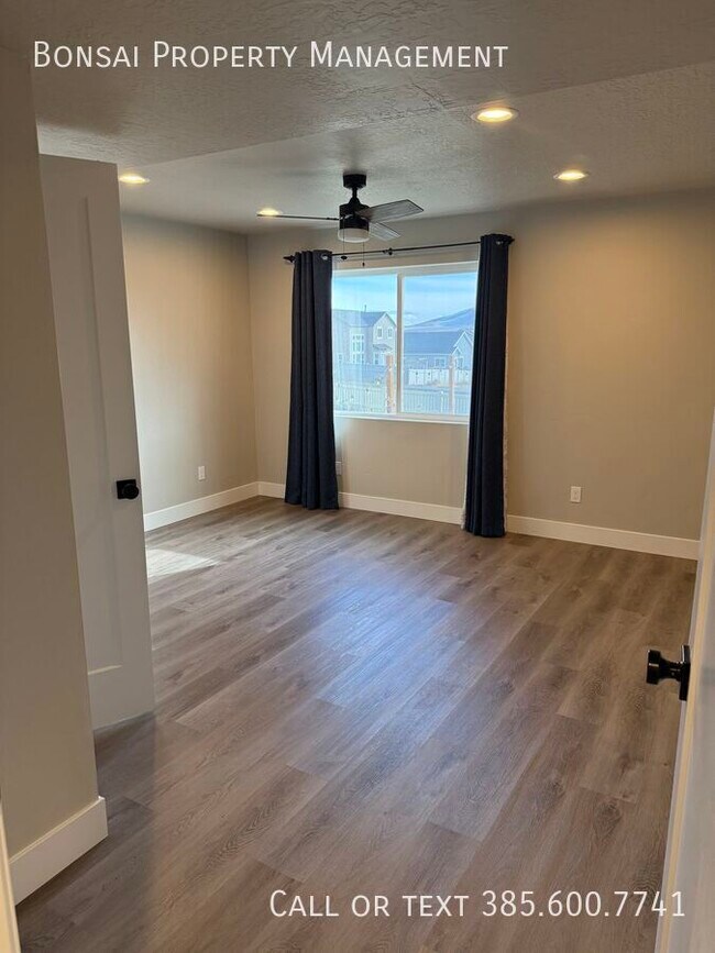 Building Photo - 1489 W Stone Gate Dr