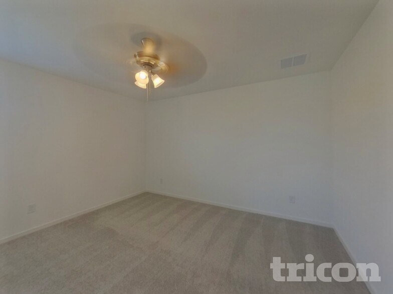 Building Photo - 10704 Dusty Rnch Rd