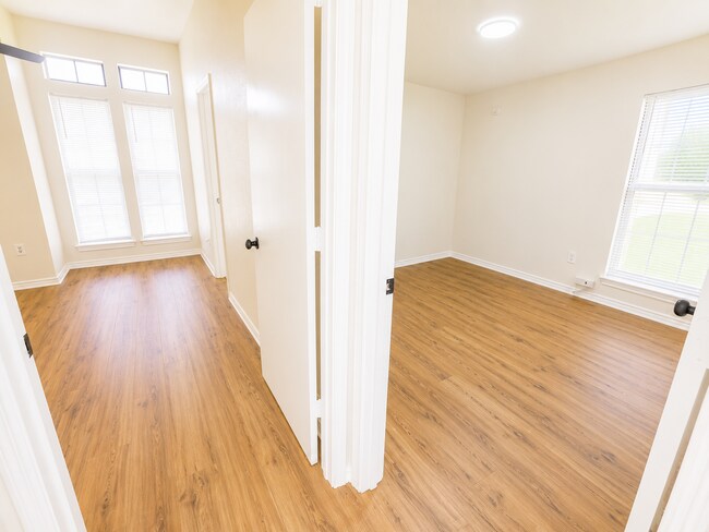 Building Photo - 3125 Tudor Ln