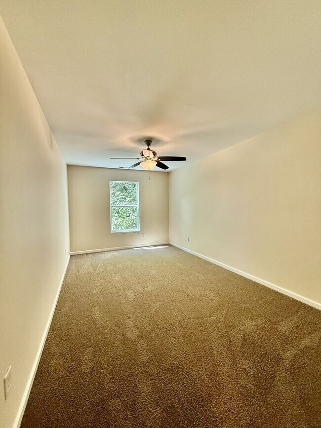 Building Photo - Beautiful 2018-built 4-bedroom 3.5 bath home in sought-after Westhaven!