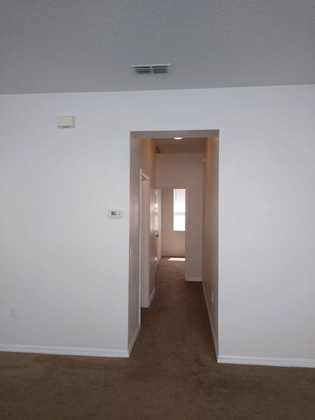 Building Photo - Somerset Community - Single family pool home in Remington