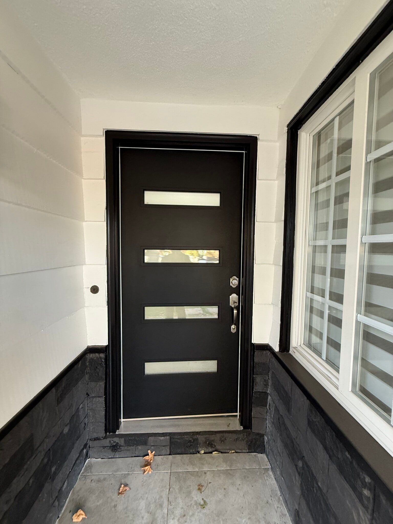 Building Photo - 9123 Woodley Ave