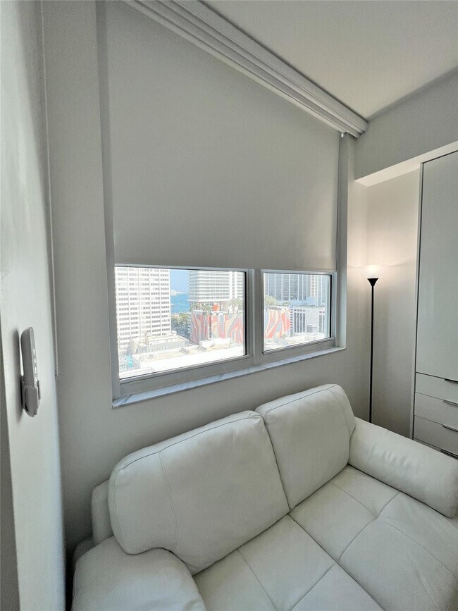 Building Photo - 133 NE 2nd Ave