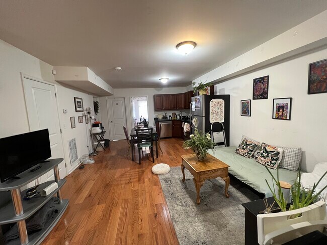 Primary Photo - 335 N 40th St