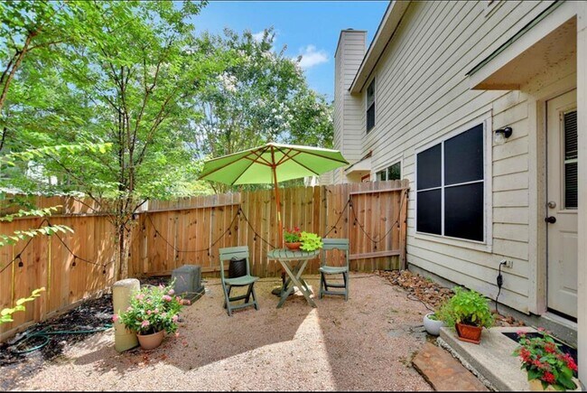 Building Photo - 51 Marble Rock Pl