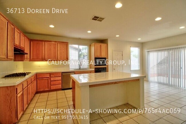 Building Photo - 36713 Doreen Dr