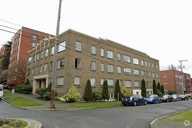 Building Photo - Hillcrest Apartments