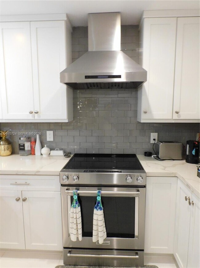 Building Photo - 14271 SW 150th Ave