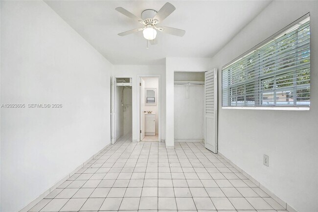 Building Photo - 877 W 33rd St