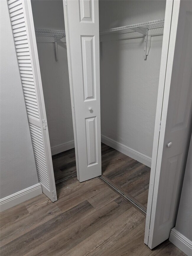 Building Photo - 5820 NW 17th Pl