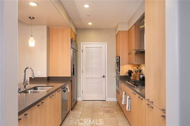 Building Photo - 305 Caruso Ave