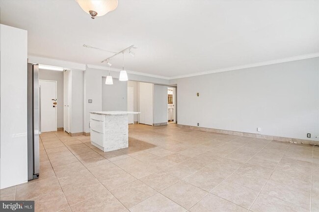 Building Photo - 4201 CATHEDRAL Ave NW