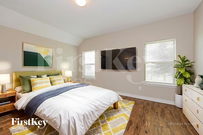 Building Photo - 708 Woodcrest Dr