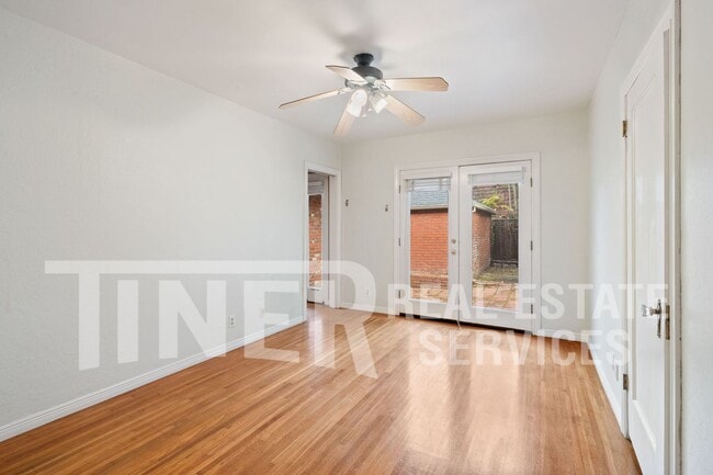 Building Photo - 801 46th St