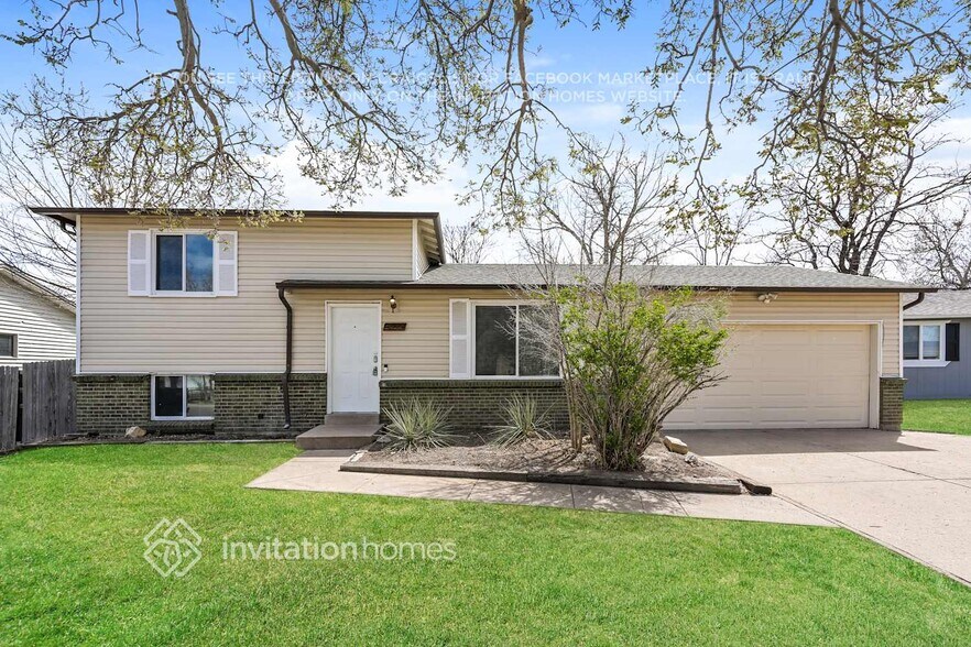 Primary Photo - 15884 E Amherst Pl