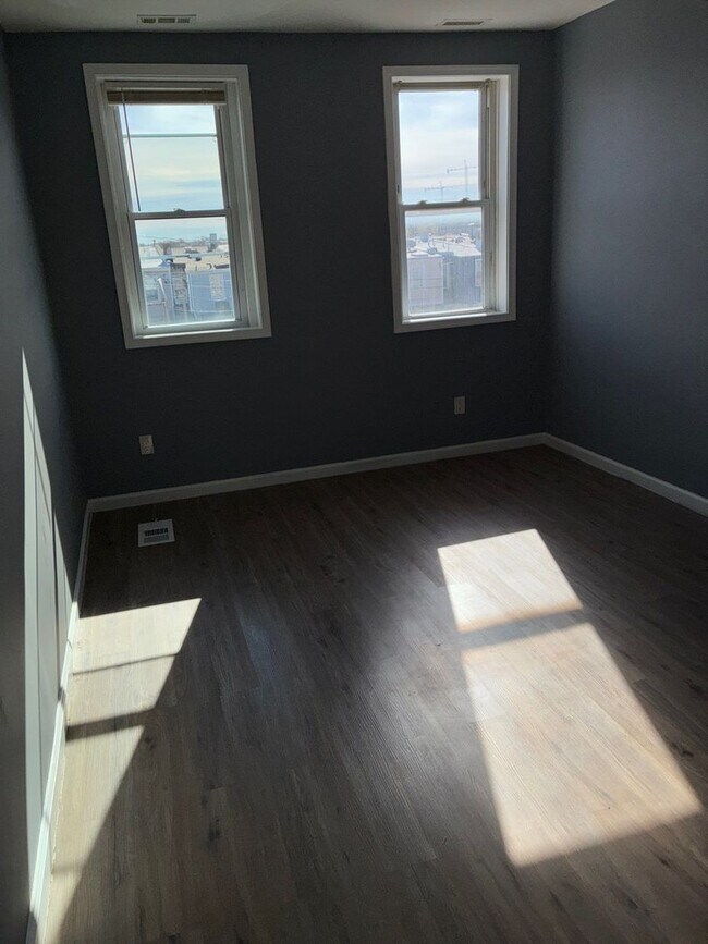 Building Photo - 2234 Henneman Ave