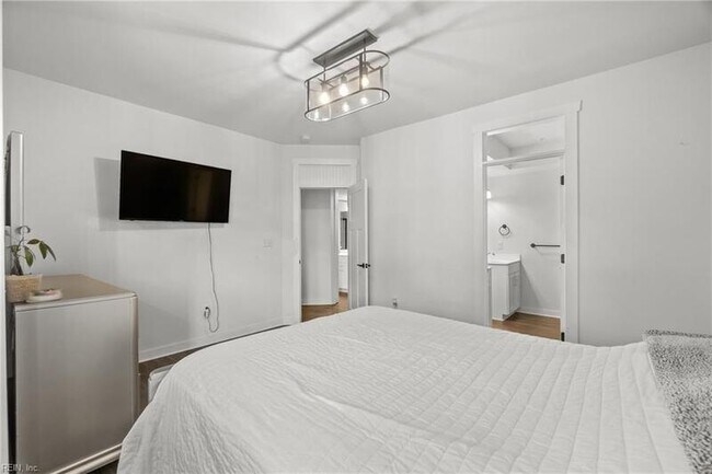 Building Photo - 7922 Shore Dr