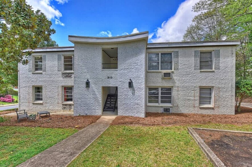 Building Photo - 510 Queens Rd