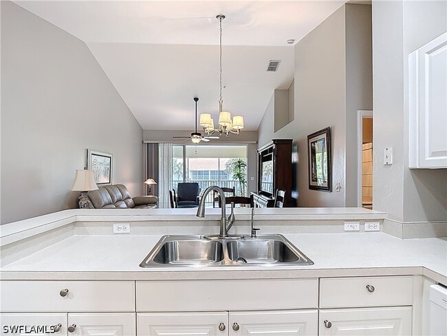 Building Photo - 4970 Deerfield Way