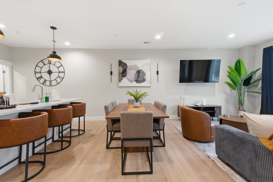 Building Photo - 1562 E 3900 S