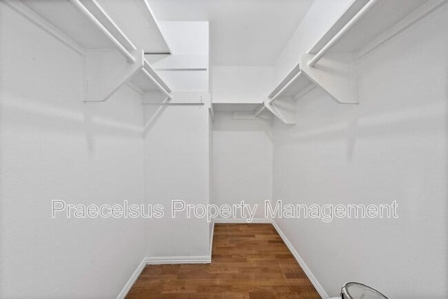 Building Photo - 6780 Friars Rd