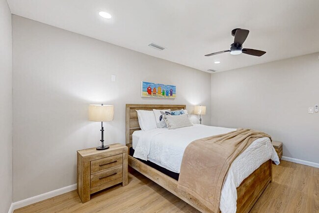 Building Photo - 2141 Fiesta Dr