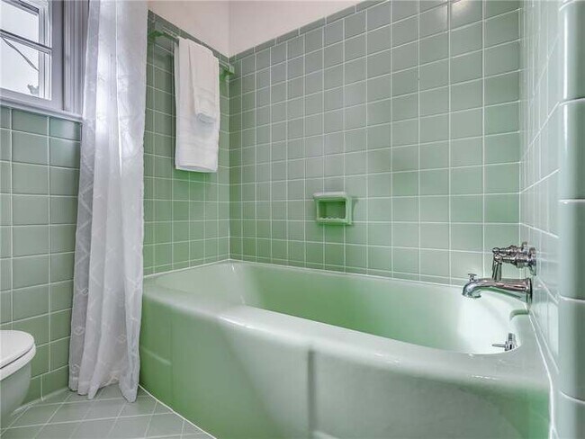 Building Photo - 2708 NW 34th St