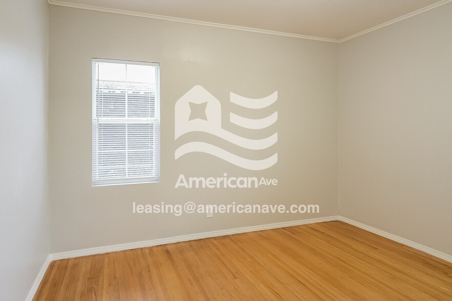 Building Photo - 104 S 108th E Ave