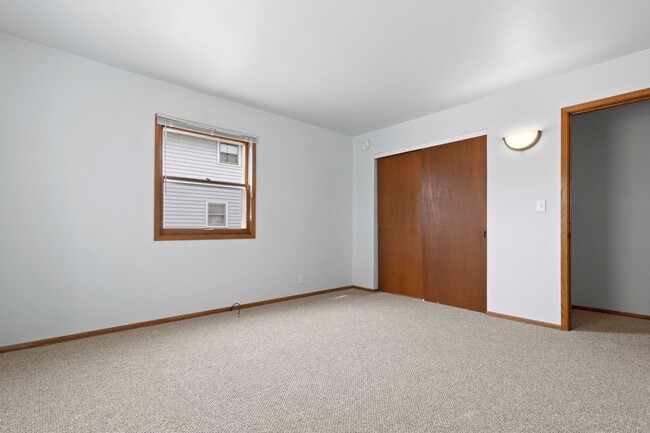 Building Photo - 8718 Westbrook Dr