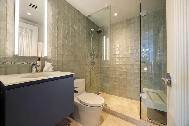 Building Photo - 5875 Collins Ave