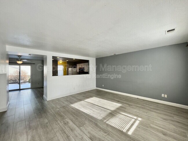 Building Photo - 1217 Bluejay Ave