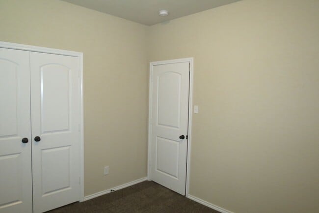 Building Photo - 3/2/2 off HWY 46 / Fridge / Interior Washe...