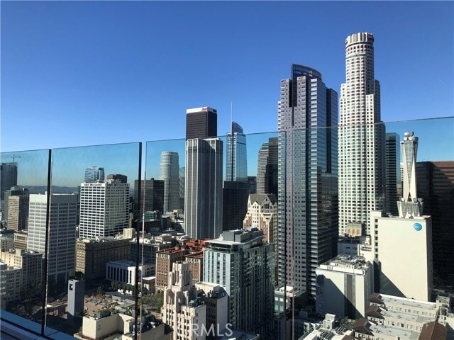 Building Photo - 400 S Broadway