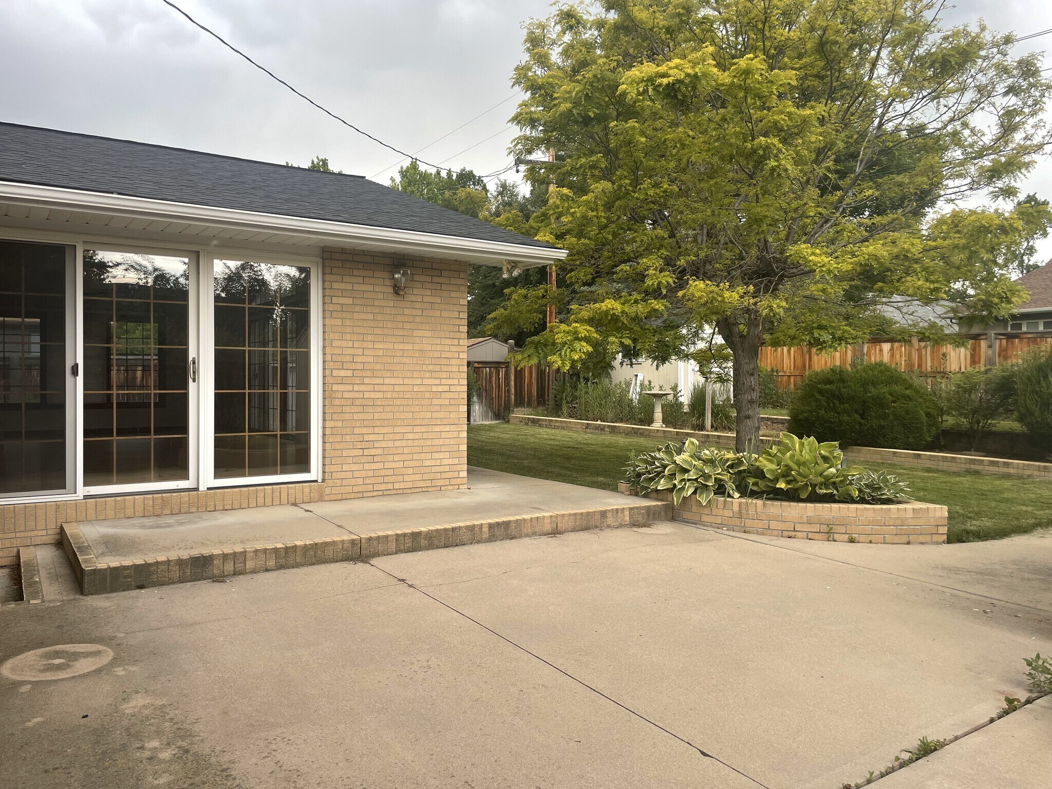 Building Photo - 501 Lois Dr