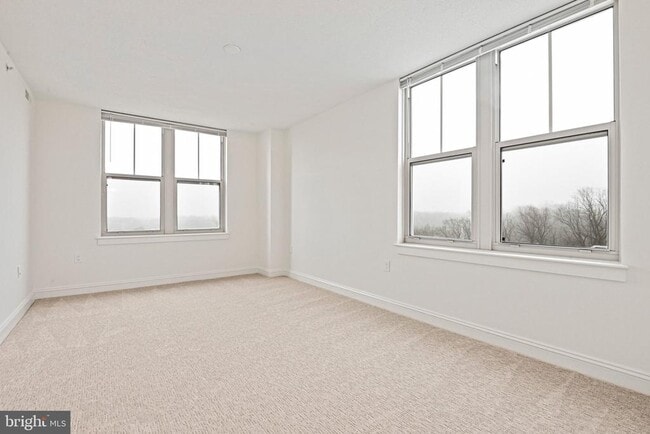 Building Photo - 11760 Sunrise Valley Dr