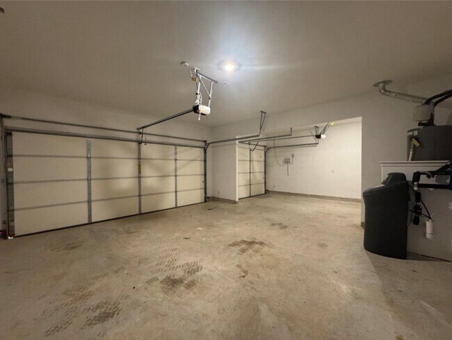 Building Photo - 208 Otter Rd