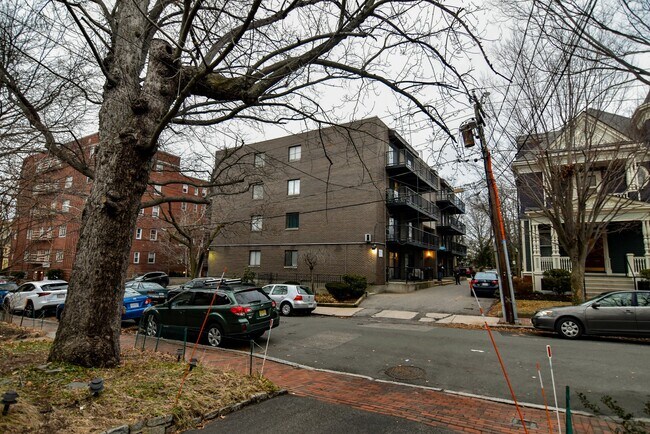 Building Photo - 24 Highland Ave