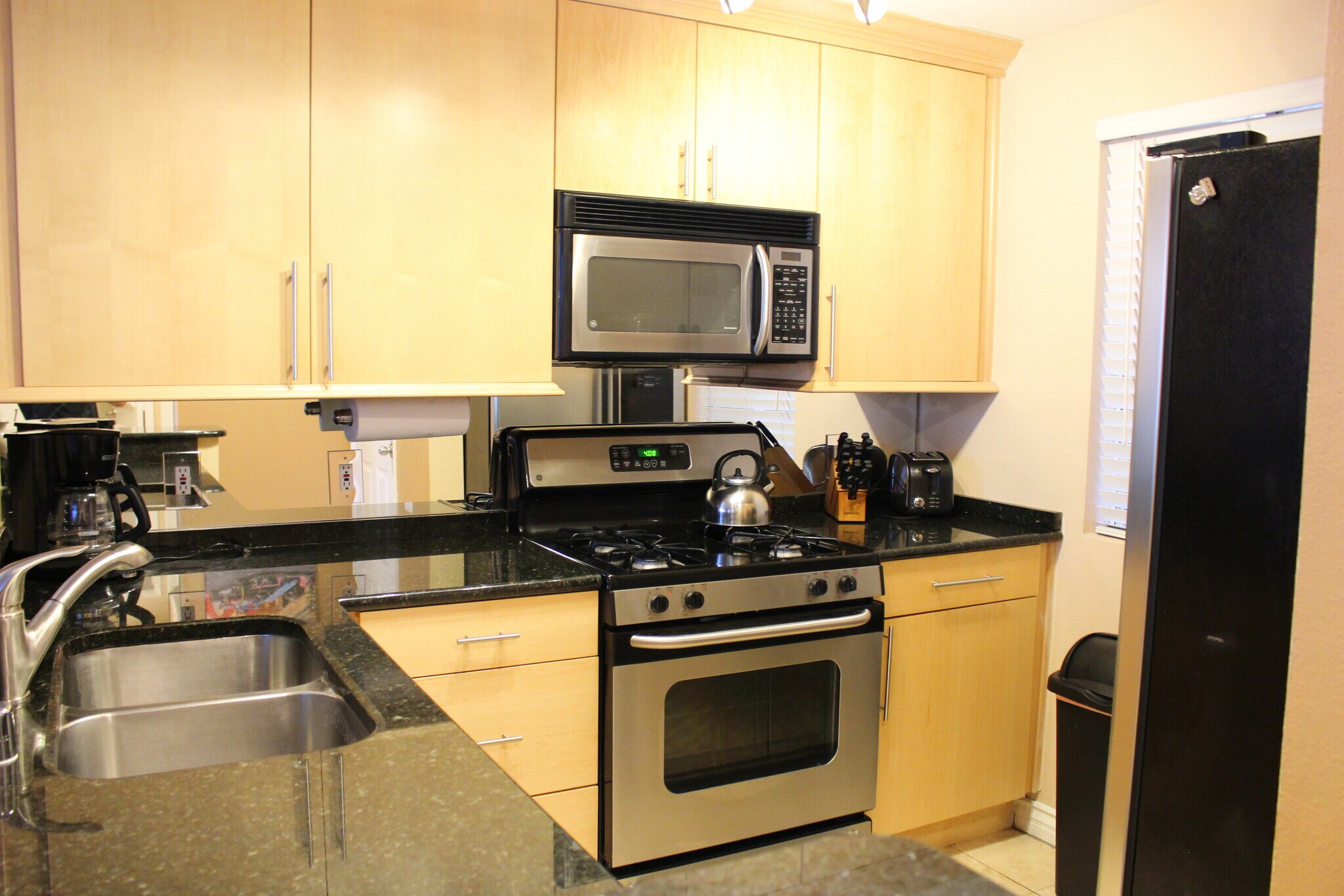 Building Photo - 210 E Flamingo Rd