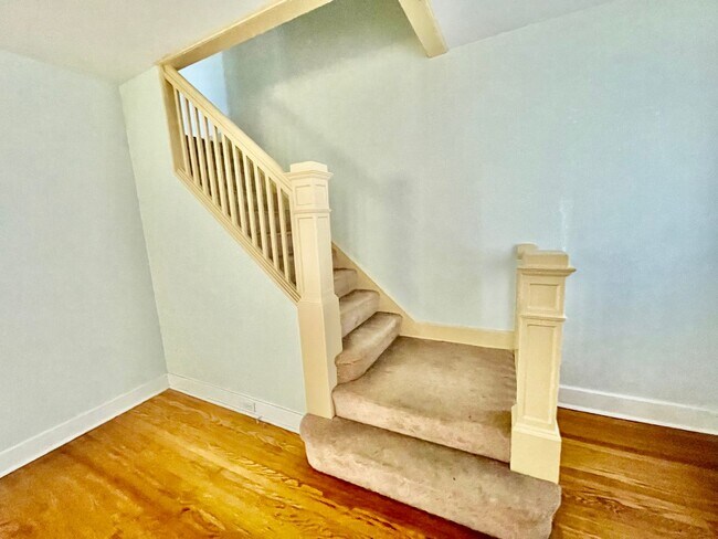 Building Photo - Charming Pittsburgh Retreat: 3-Bed Home with Hardwood Floors, Basement, and Private Porches